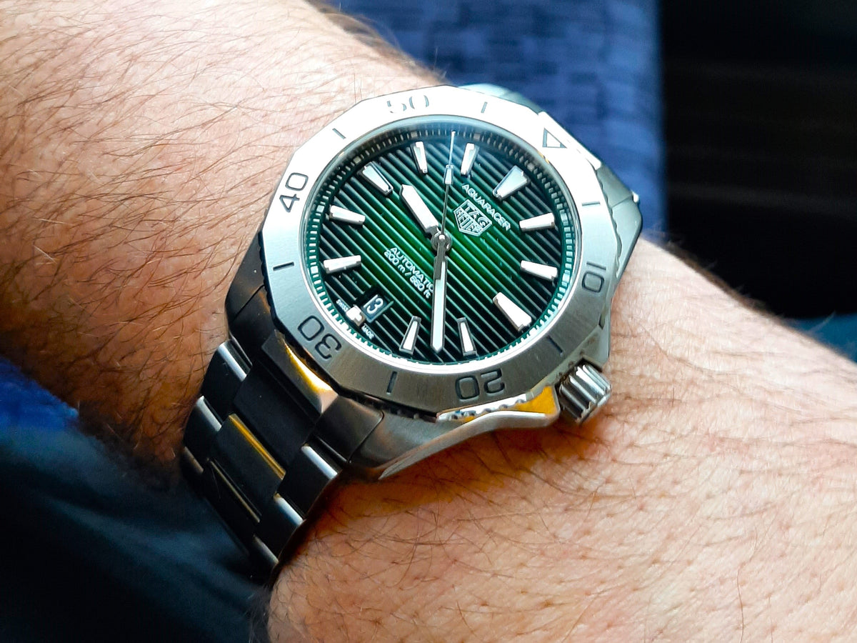  Shop Authentic Tag Heuer Aquaracer Professional 200 Automatic Green Dial Silver Steel Strap Watch for Men - WBP2115.BA0627 - Luxxuri