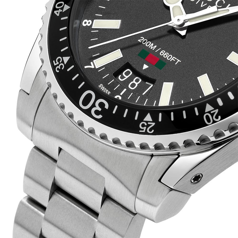  Shop Authentic Gucci Dive Quartz Black Dial Silver Steel Strap Watch For Men - YA136301 - Luxxuri