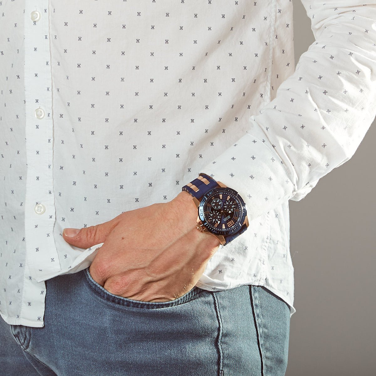  Shop Authentic Guess Oasis Blue Dial Blue & Rose Gold Stainless Steel Strap Watch For Men - W0366G4 - Luxxuri