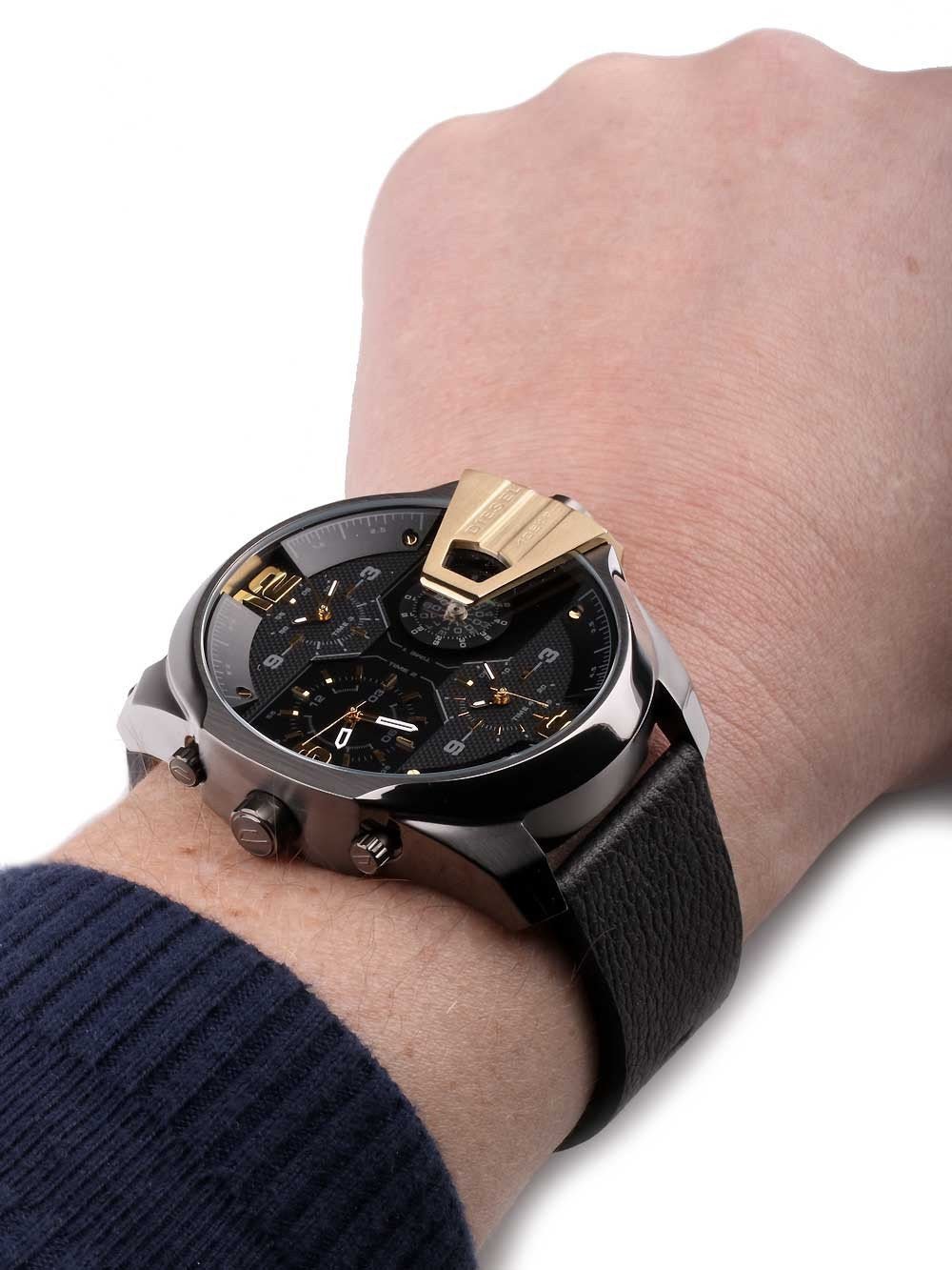  Shop Authentic Diesel Uber Chief Two Hand Black Dial Black Leather Strap Watch For Men - DZ7377 - Luxxuri