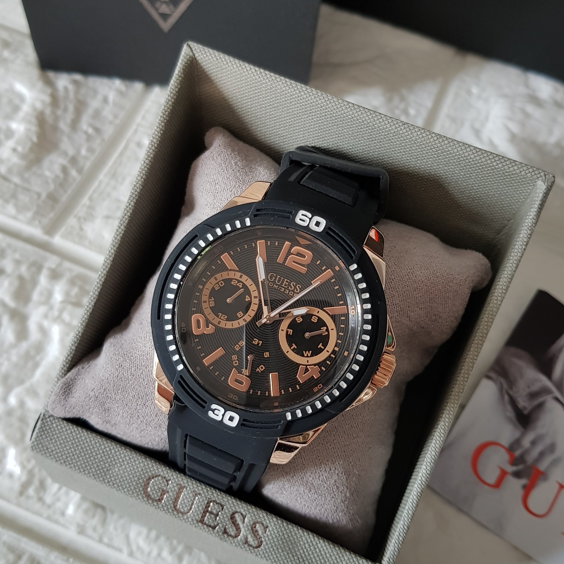  Shop Authentic Guess Trade Blue Dial Blue Silicone Strap Watch for Men - W0967G2 - Luxxuri