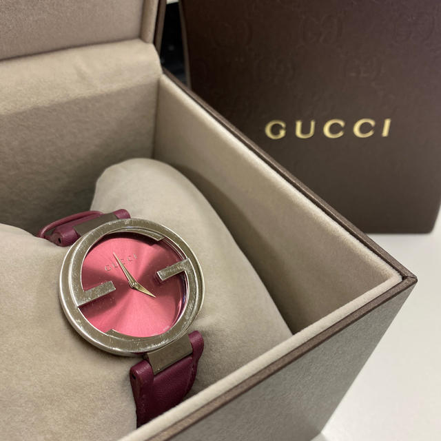  Shop Authentic Gucci Interlocking G Quartz Pink Dial Pink Leather Strap Watch For Women - YA133321 - Luxxuri