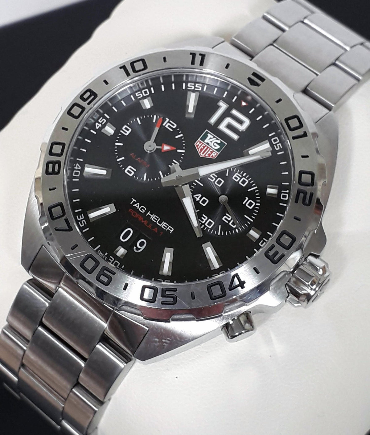  Shop Authentic Tag Heuer Formula 1 Black Dial Watch for Men - WAZ111A.BA0875 - Luxxuri