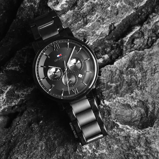  Shop Authentic Tommy Hilfiger Evan Chronograph Quartz Black Dial Black Steel Strap Watch For Men - 1710410 - Luxxuri