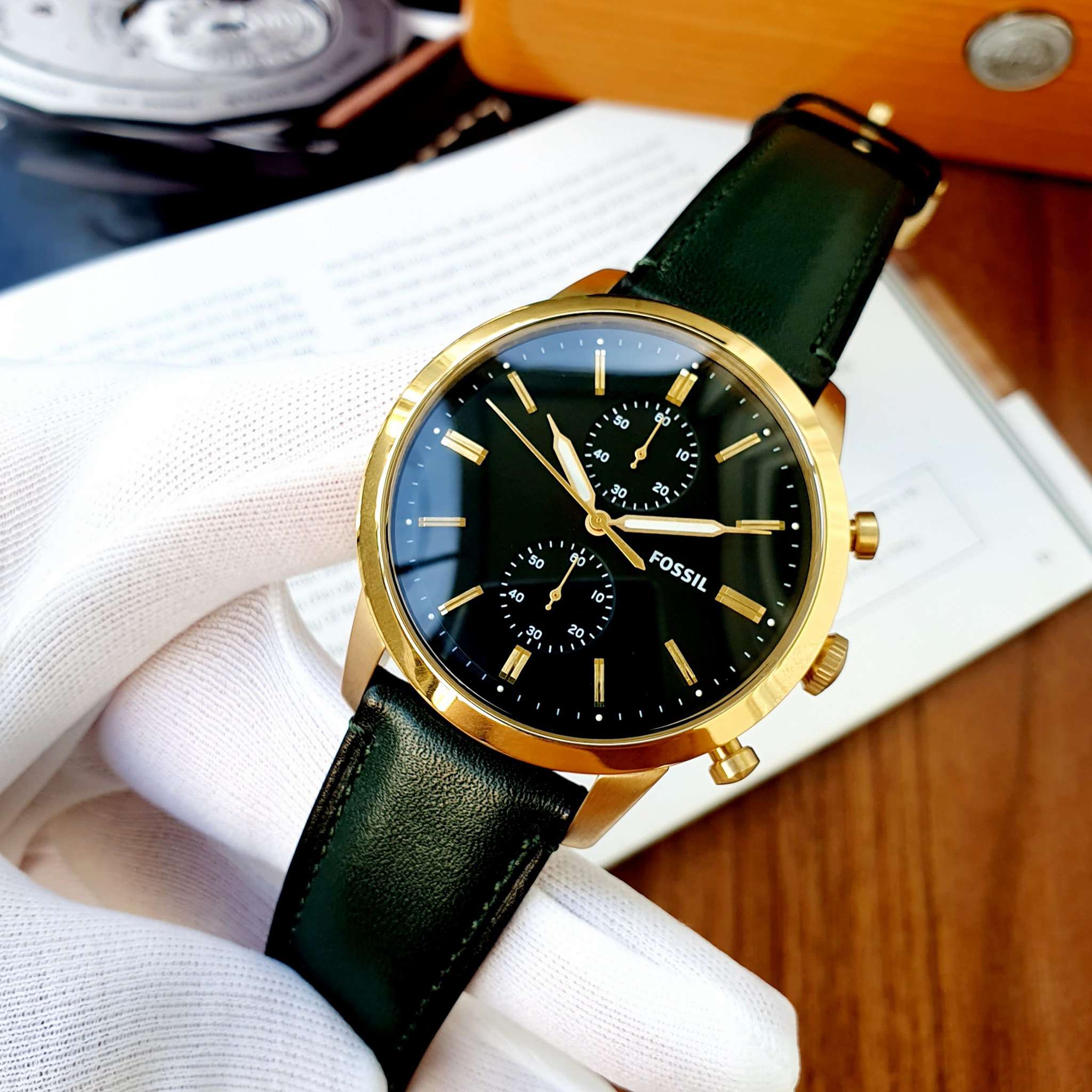  Shop Authentic Fossil Townsman Chronograph Green Dial Green Leather Strap Watch for Men - FS5599 - Luxxuri