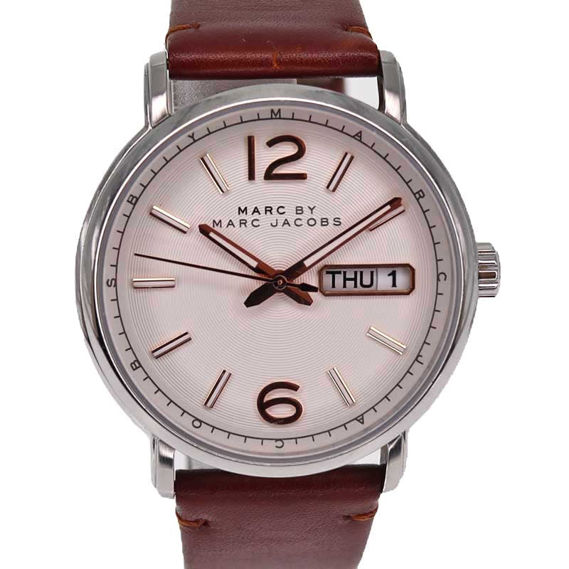  Shop Authentic Marc Jacobs Fergus White Dial Brown Leather Strap Watch for Men - MBM5080 - Luxxuri