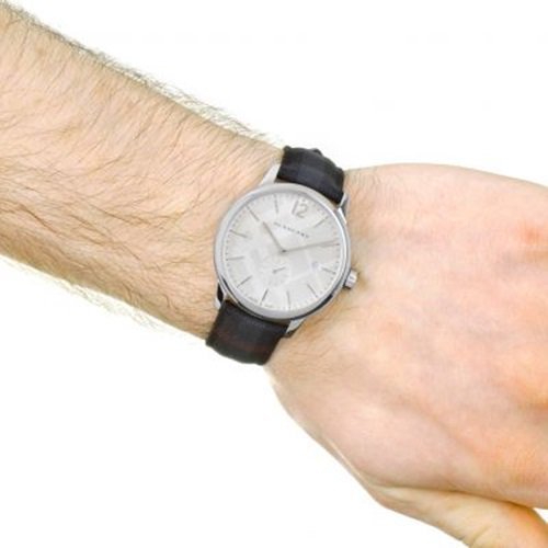  Shop Authentic Burberry Classic Round Cream Dial Black Leather Strap Watch for Men - BU10008 - Luxxuri