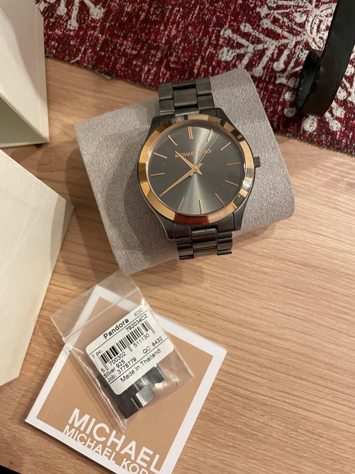  Shop Authentic Michael Kors Runway Quartz Grey Dial Grey Steel Strap Watch For Women - MK8576 - Luxxuri