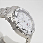  Shop Authentic Gucci Dive Quartz White Dial Silver Steel Strap Watch for Men - YA136302 - Luxxuri