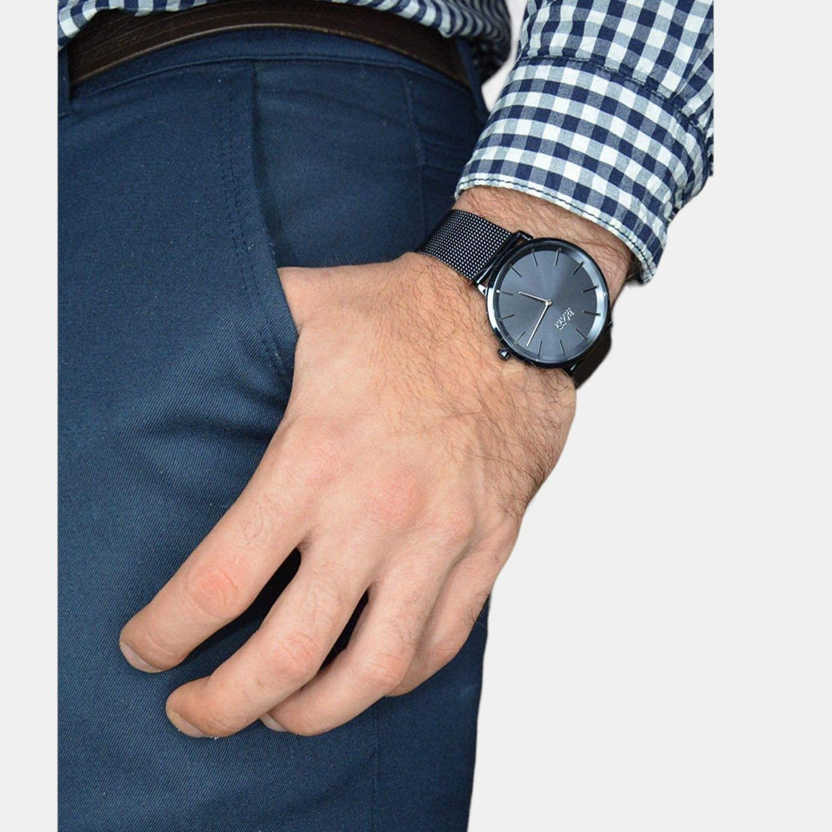  Shop Authentic Hugo Boss Horizon Quartz Black Dial Black Mesh Bracelet Watch For Men - 1513542 - Luxxuri