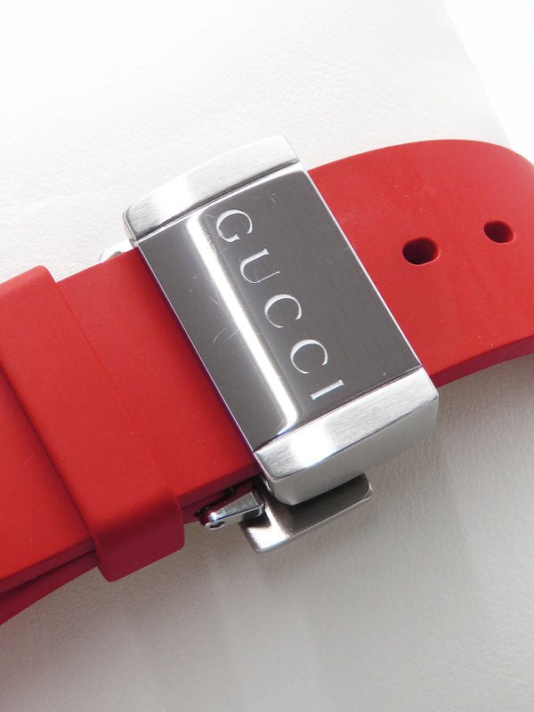  Shop Authentic Gucci Dive Quartz Black Dial Red Rubber Strap Watch For Men - YA136309 - Luxxuri