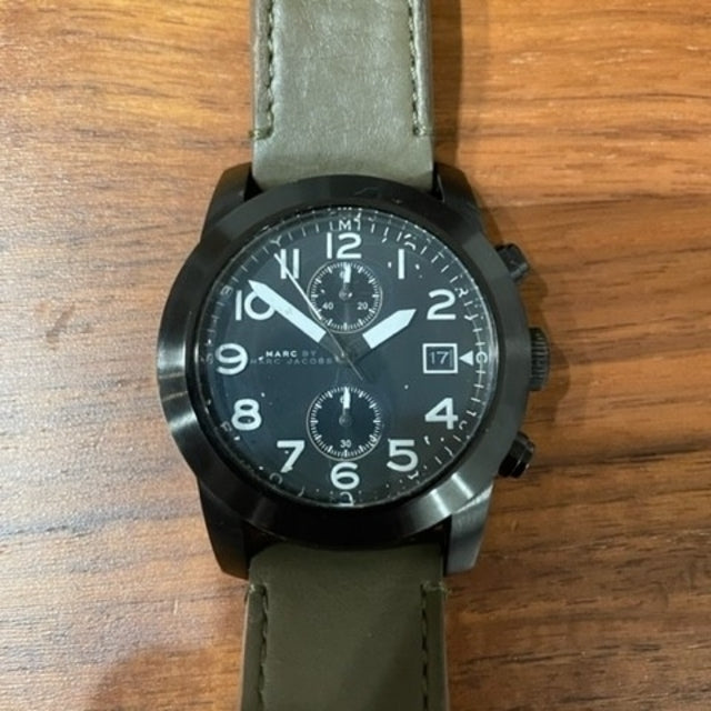  Shop Authentic Marc Jacobs Larry Chronograph Black Dial Grey Leather Strap Watch for Men - MBM5034 - Luxxuri