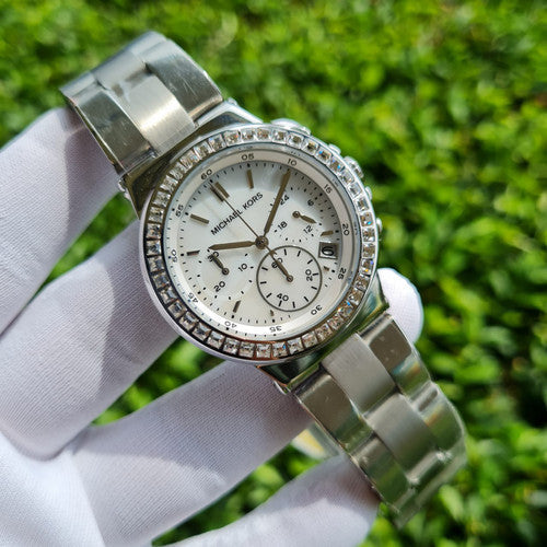  Shop Authentic Michael Kors Dylan Silver Dial Silver Steel Strap Watch for Women - MK5585 - Luxxuri
