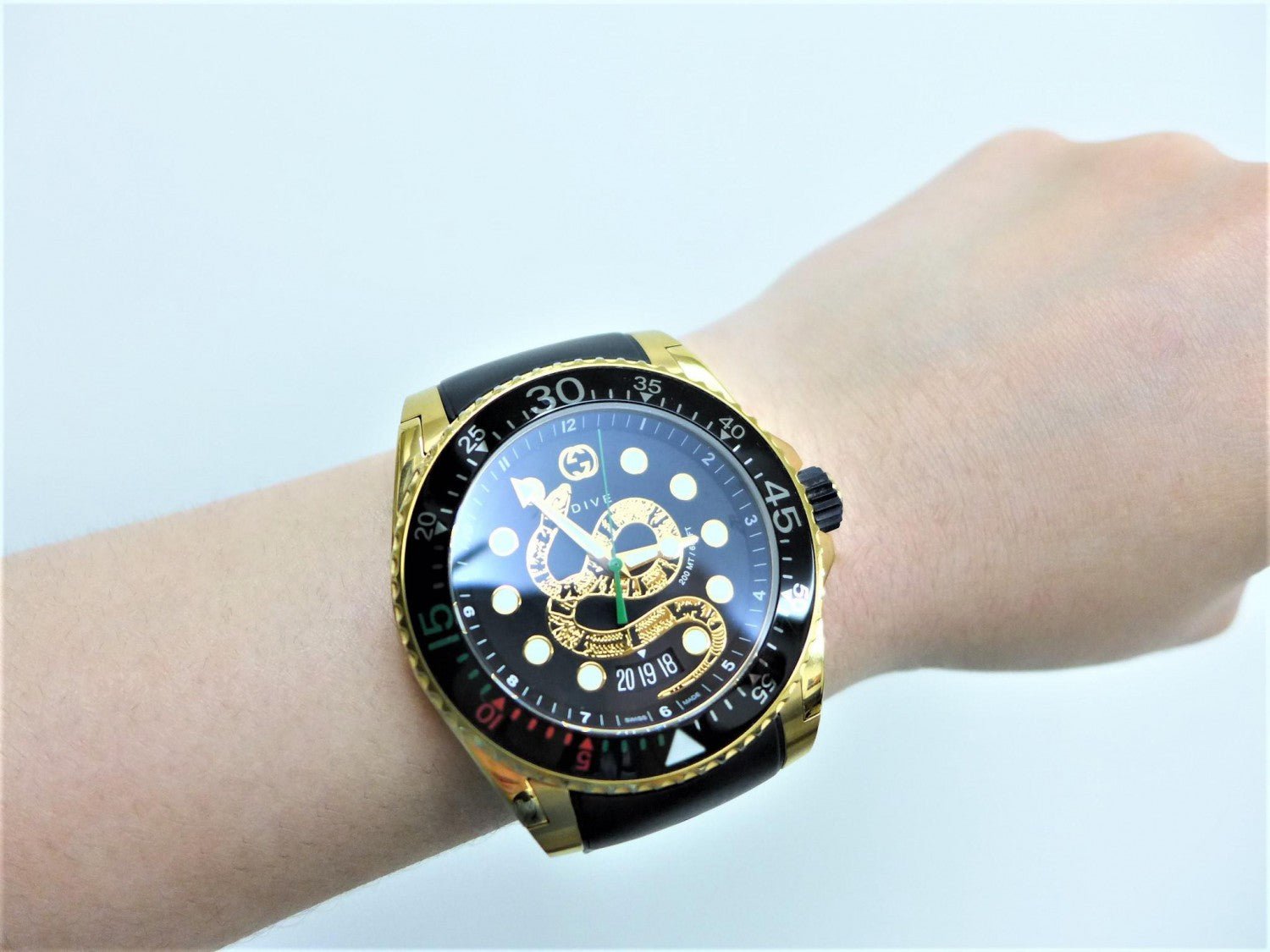 Shop Authentic Gucci Dive Quartz Black Dial Black Rubber Strap Watch For Men - YA136219 - Luxxuri