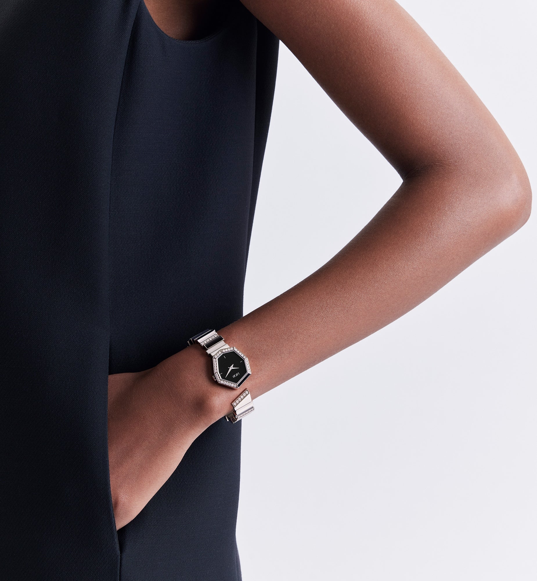  Shop Authentic Dior Gem Dior Black Mother of Pearl Dial Silver Steel Strap Watch for Women - CD18111X1005 - Luxxuri