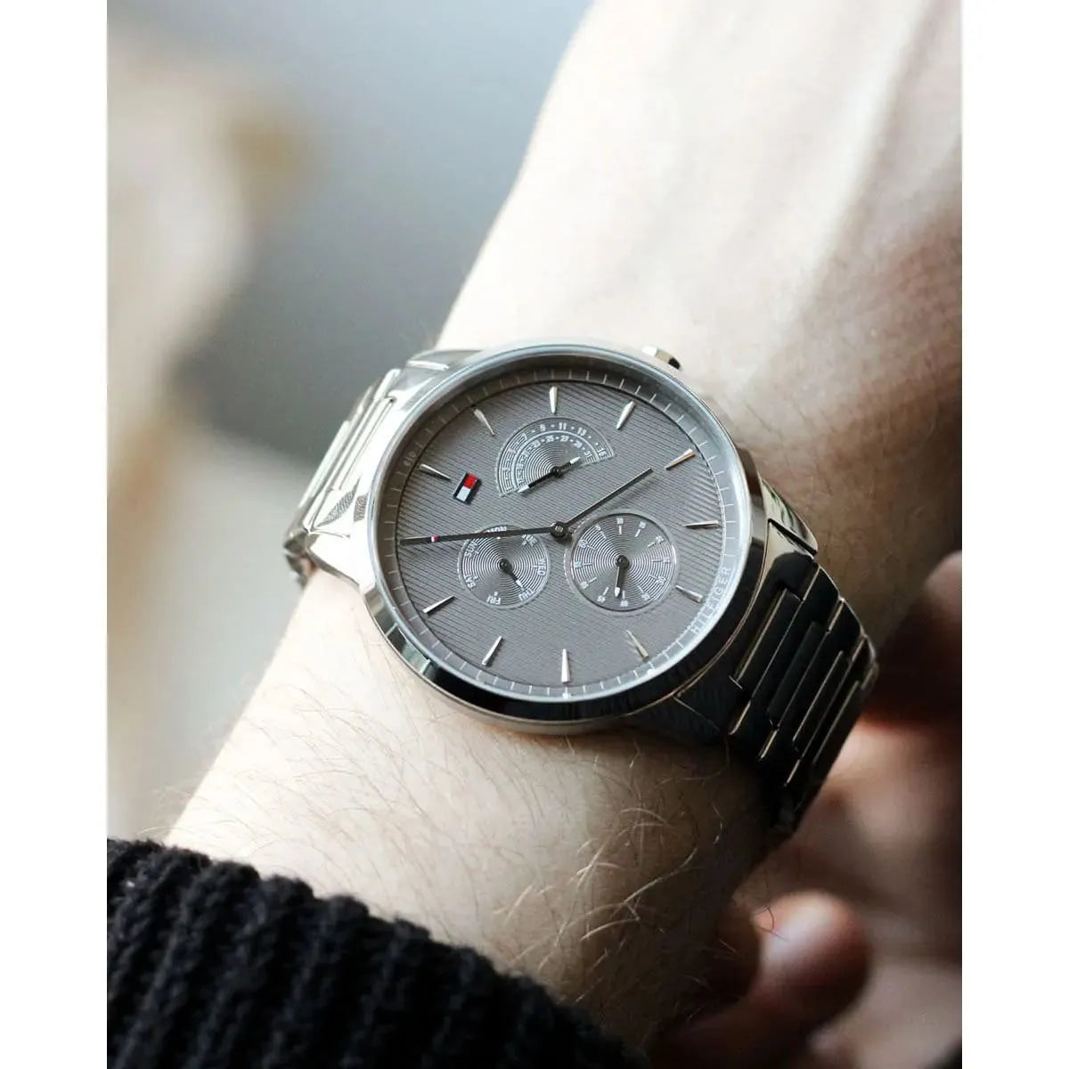  Shop Authentic Tommy Hilfiger Brad Chronograph Quartz Grey Dial Silver Steel Strap Watch For Men - 1710385 - Luxxuri