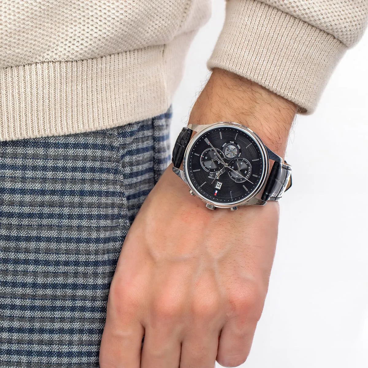  Shop Authentic Tommy Hilfiger Weston Chronograph Black Dial Black Leather Strap Watch For Men - 1710502 - Luxxuri