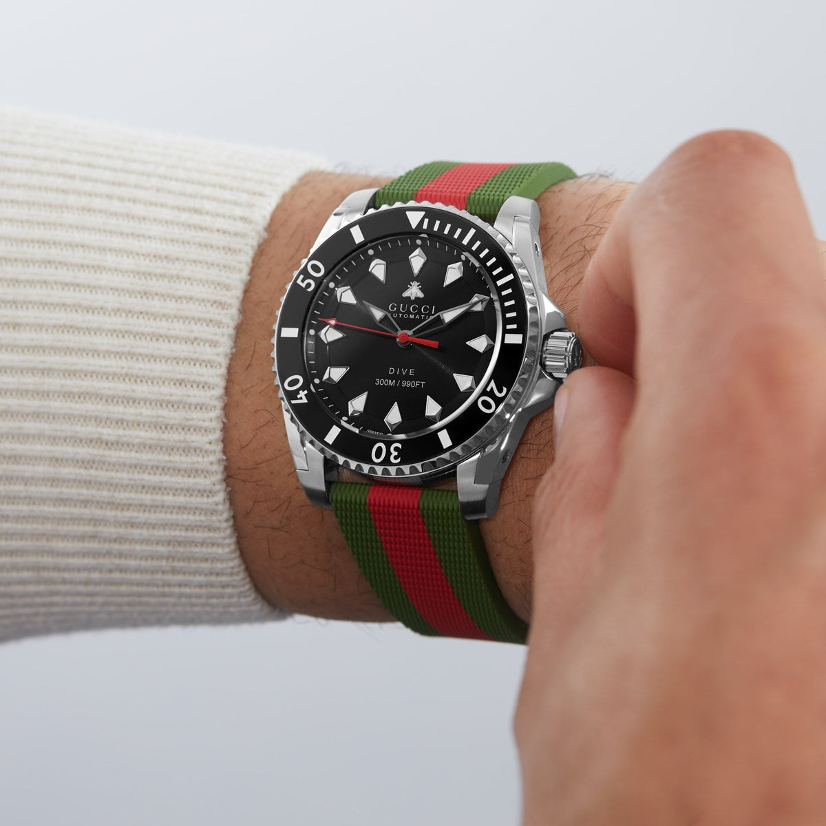  Shop Authentic Gucci Dive Automatic Black Dial Two Tone Rubber Strap Watch for Men - YA136349 - Luxxuri