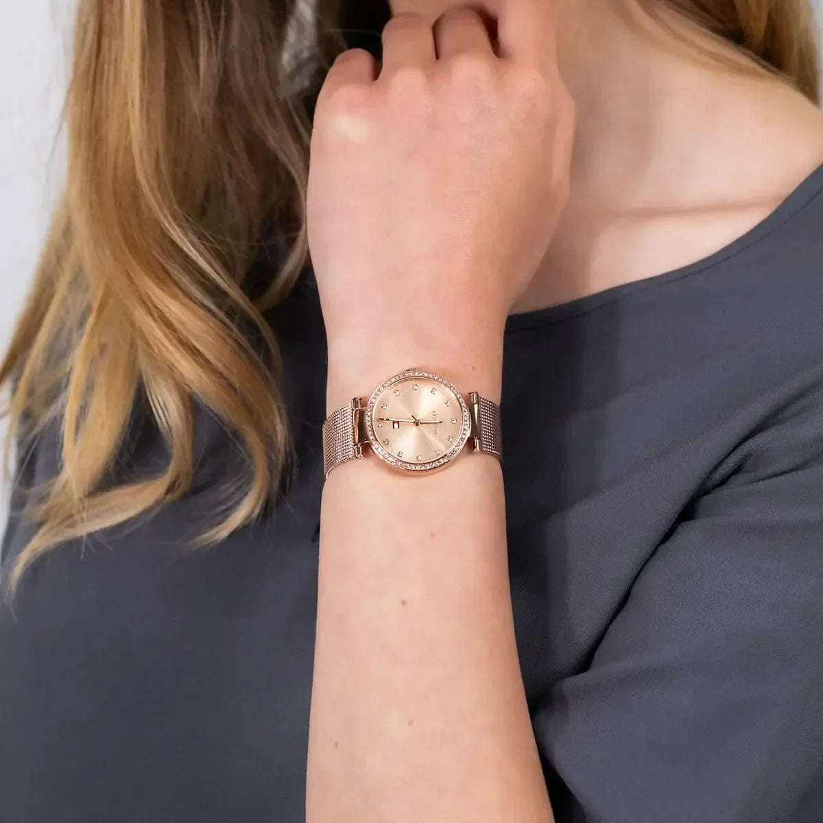  Shop Authentic Tommy Hilfiger Lynn Quartz Rose Gold Dial Rose Gold Mesh Bracelet Watch For Women - 1781865 - Luxxuri
