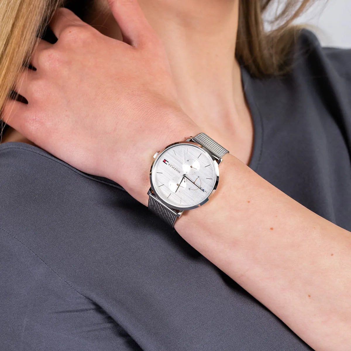  Shop Authentic Tommy Hilfiger Jenna Quartz Silver Dial Silver Mesh Bracelet Watch For Women - 1781942 - Luxxuri