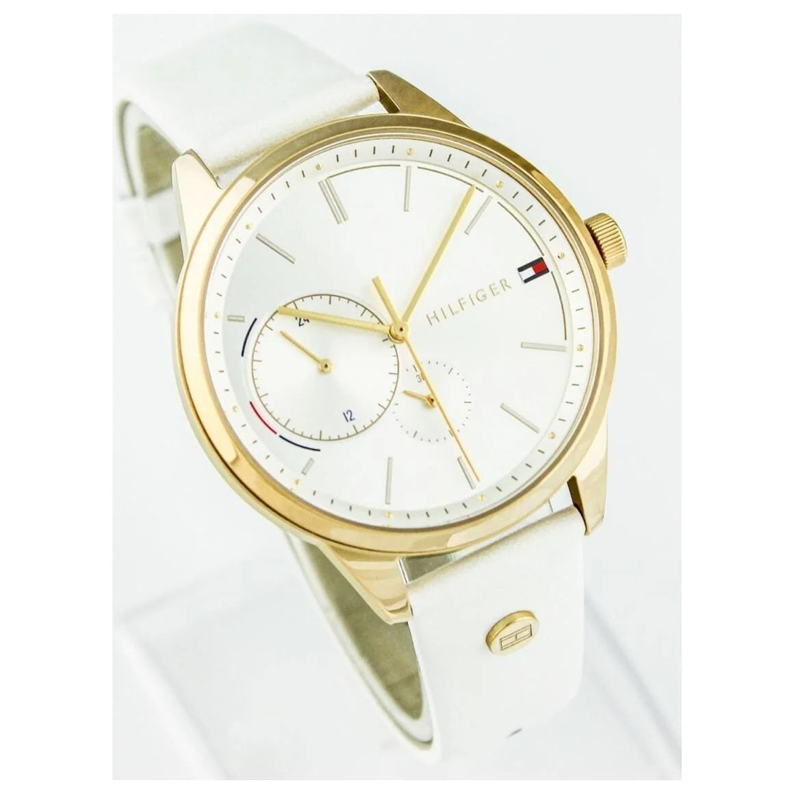  Shop Authentic Tommy Hilfiger Brooklyn Quartz White Dial White Leather Strap Watch for Women - 1782018 - Luxxuri