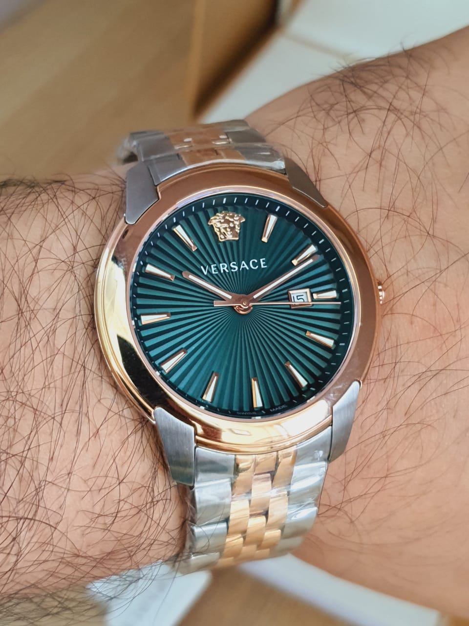  Shop Authentic Versace V-Urban Green Dial Two Tone Steel Strap Watch for Men - VELQ00619 - Luxxuri