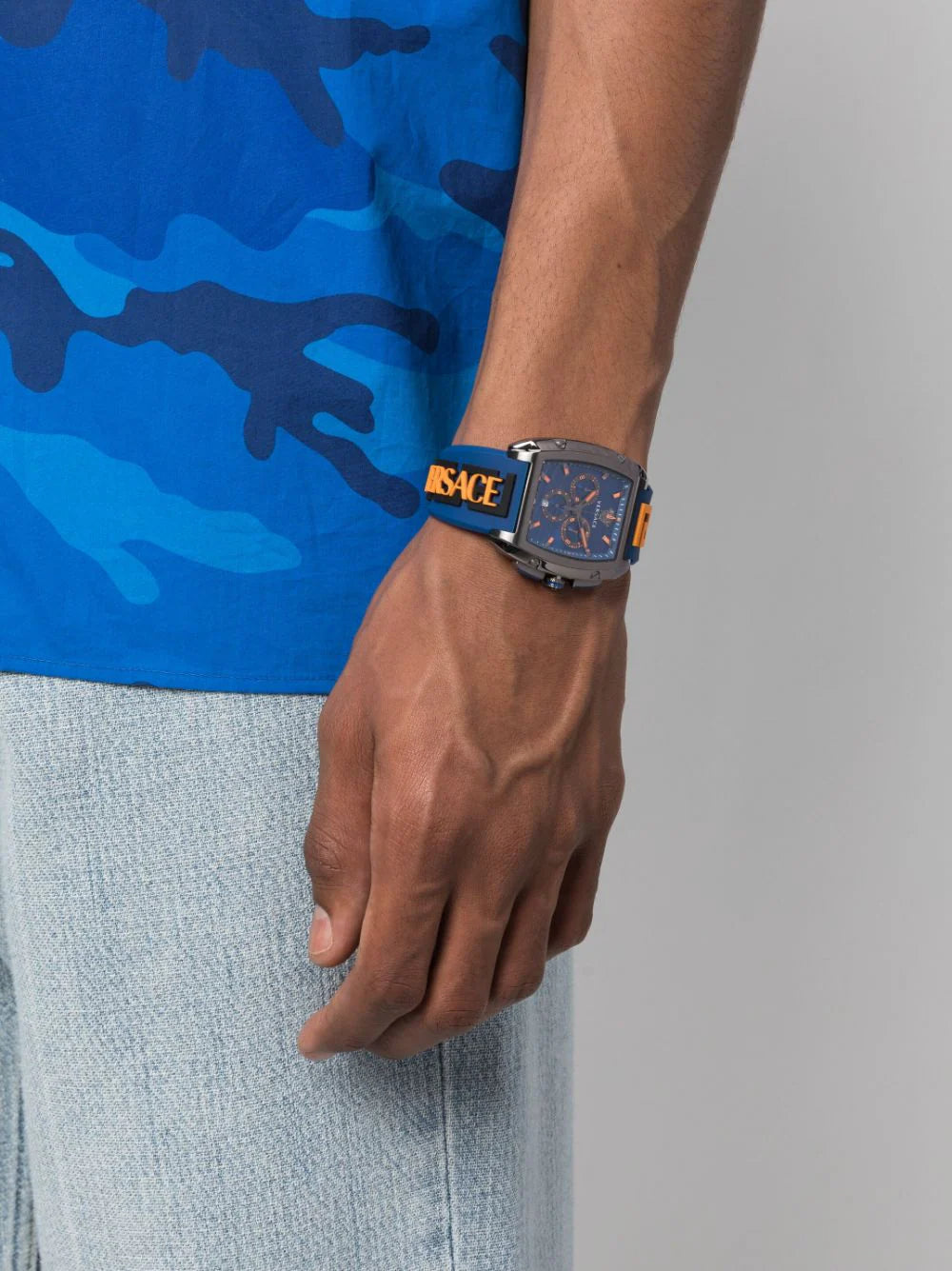  Shop Authentic Versace Iconic Dominus Chronograph Blue Dial Blue Rubber Strap Watch For Men - VE6H00323 - Luxxuri