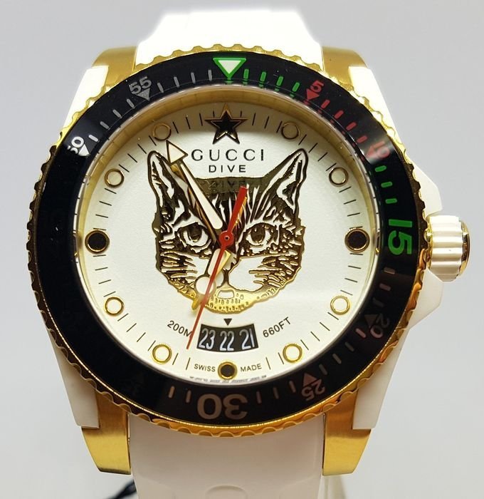  Shop Authentic Gucci Dive Quartz White Dial White Rubber Strap Unisex Watch - YA136322 - Luxxuri