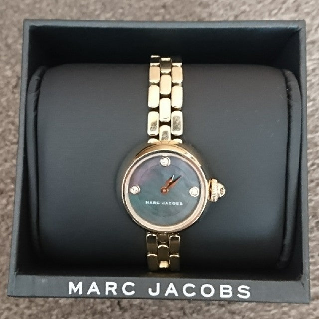  Shop Authentic Marc Jacobs Courtney Mother of Pearl Black Dial Gold Steel Strap Watch for Women - MJ3460 - Luxxuri