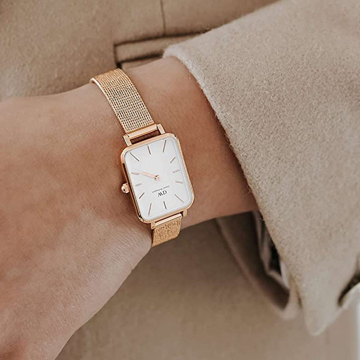  Shop Authentic Daniel Wellington Quadro Melrose White Dial Gold Mesh Strap Watch For Women - DW00100431 - Luxxuri