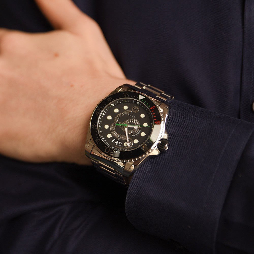  Shop Authentic Gucci Dive Snake Black Dial Silver Steel Strap Watch For Men - YA136218 - Luxxuri