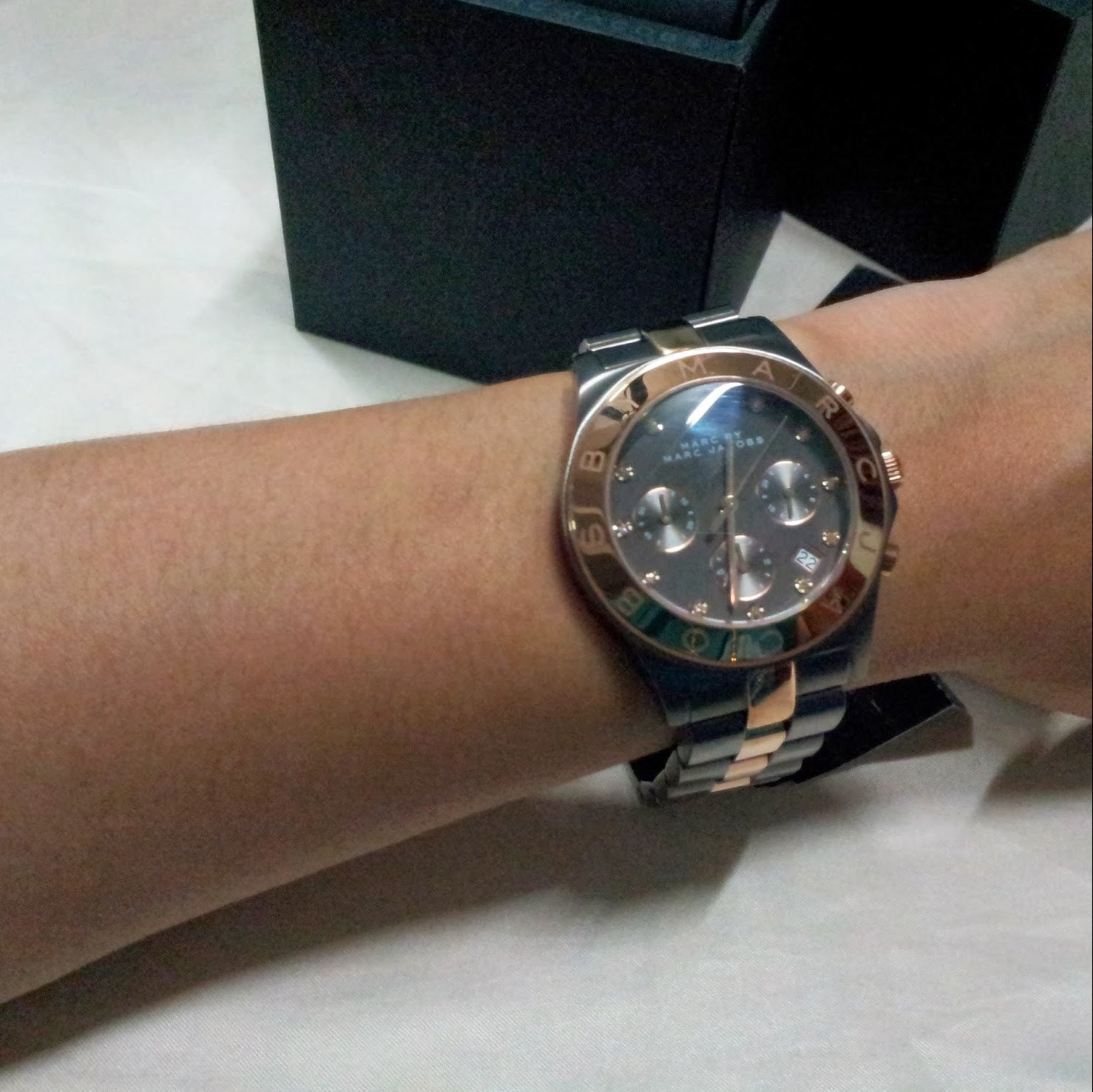  Shop Authentic Marc Jacobs Blade Chronograph Grey Dial Two Tone Steel Strap Watch for Women - MBM8583 - Luxxuri