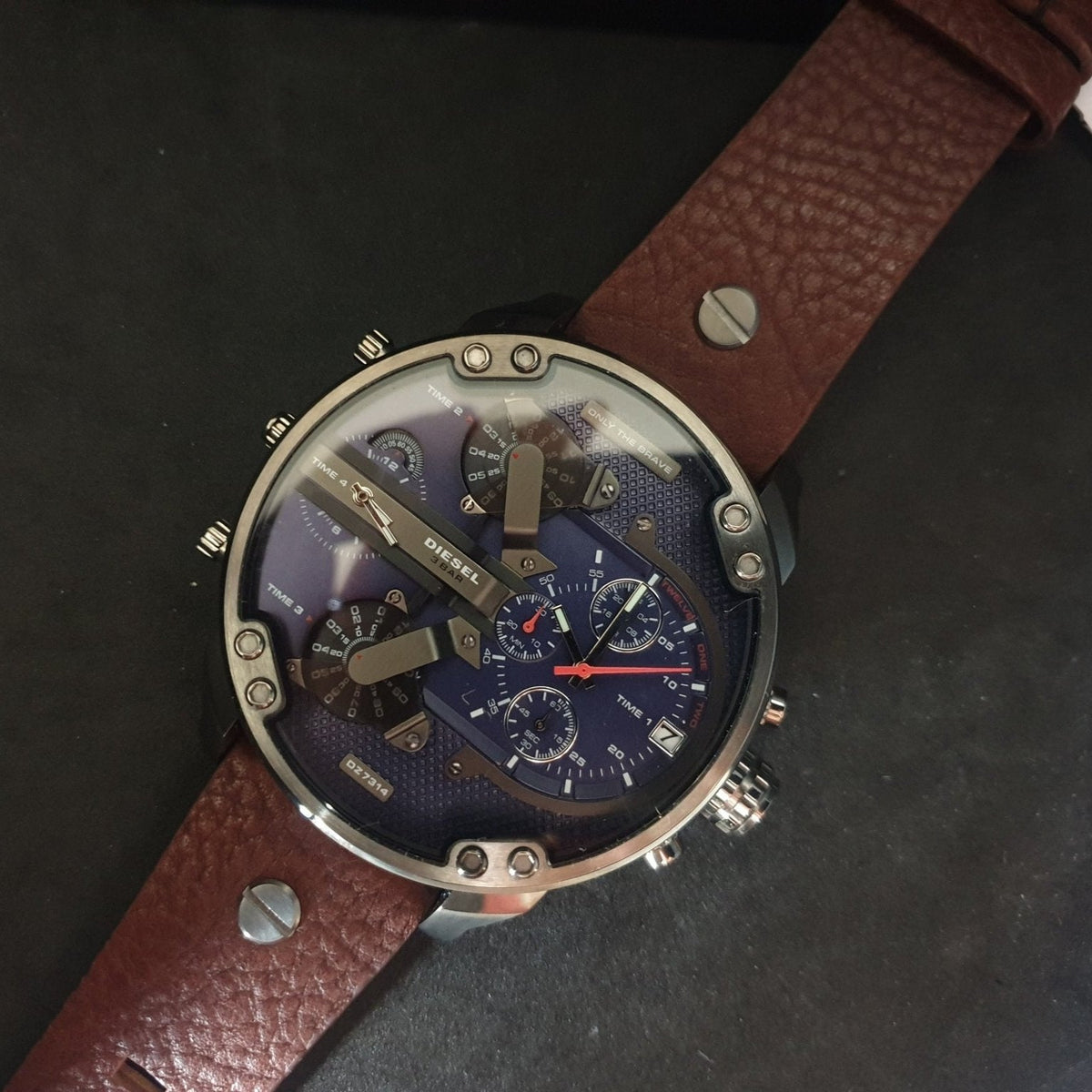  Shop Authentic Diesel Mr Daddy Blue Dial Brown Leather Strap Watch For Men - DZ7314 - Luxxuri