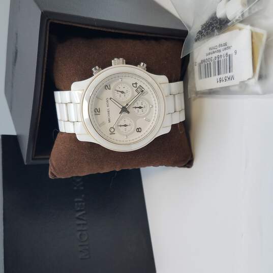  Shop Authentic Michael Kors Runway White Ceramic Dial White Steel Strap Watch for Women - MK5161 - Luxxuri