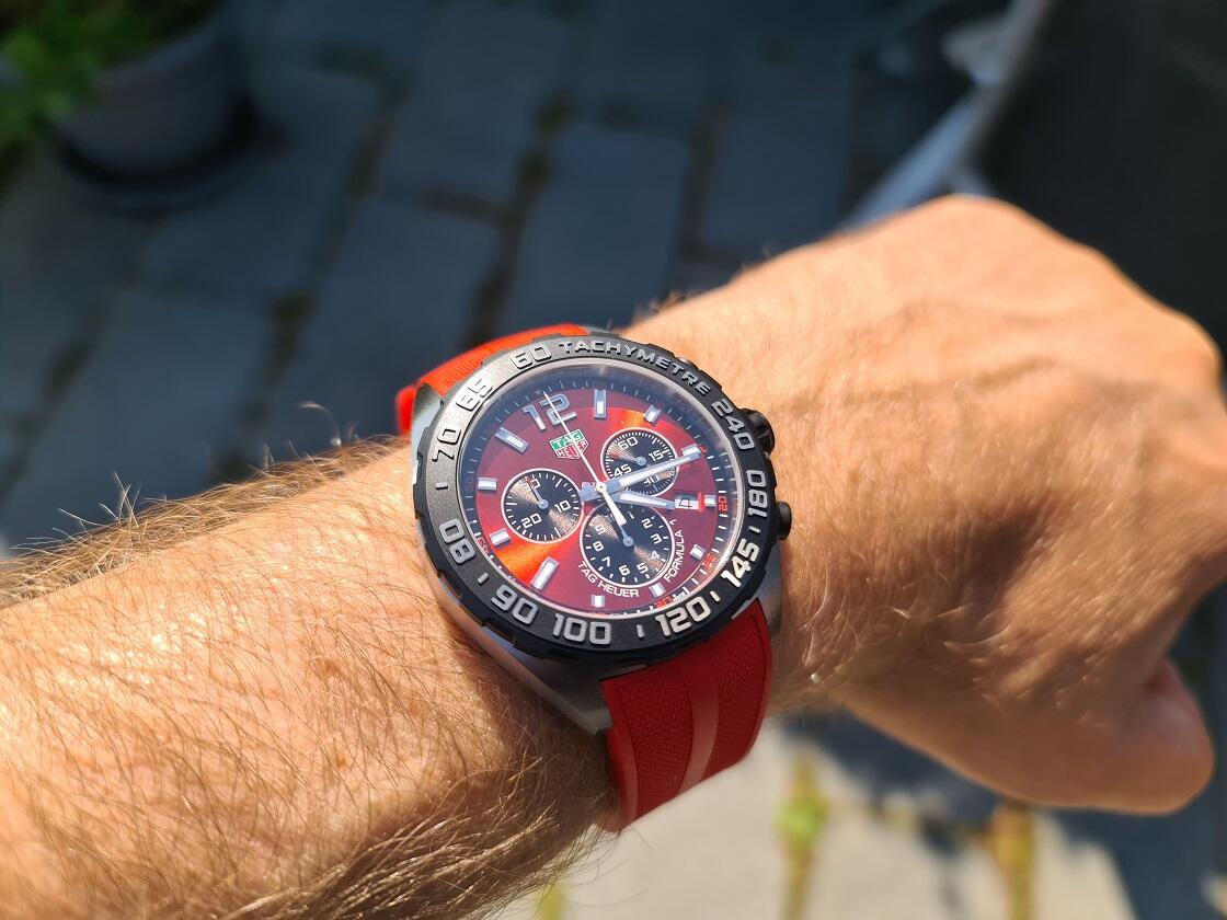  Shop Authentic Tag Heuer Formula 1 Red Dial Watch for Men - CAZ101AN.FT8055 - Luxxuri