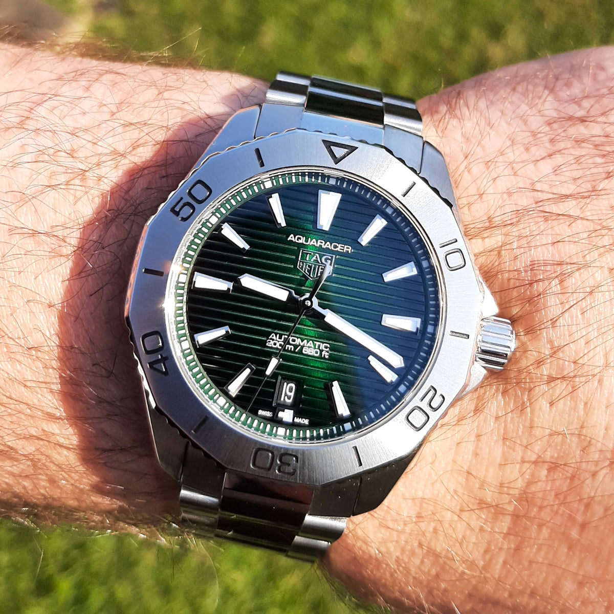  Shop Authentic Tag Heuer Aquaracer Professional 200 Automatic Green Dial Silver Steel Strap Watch for Men - WBP2115.BA0627 - Luxxuri