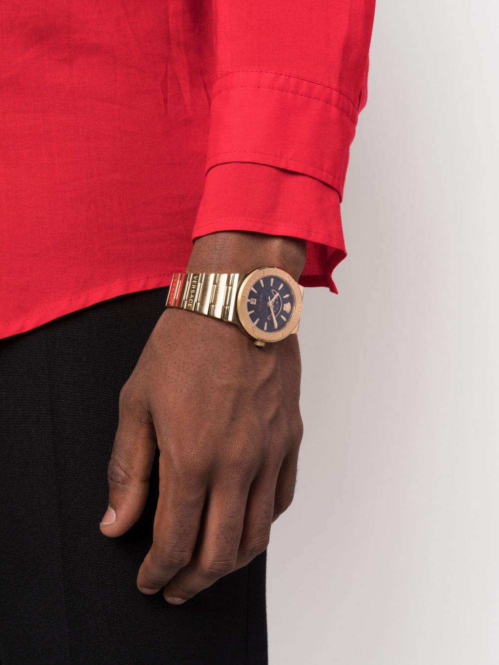  Shop Authentic Versace Greca Moonphase Quartz Black Dial Gold Steel Strap Watch for Men - VE7G00323 - Luxxuri
