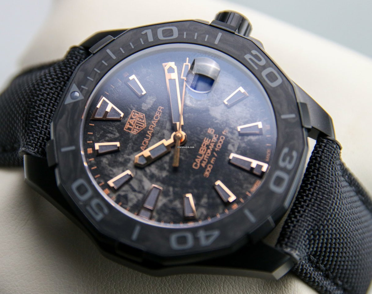  Shop Authentic Tag Heuer Aquaracer Calibre 5 Black NATO Strap Carbon Dial Watch for Men - WBD218A.FC6445 - Luxxuri