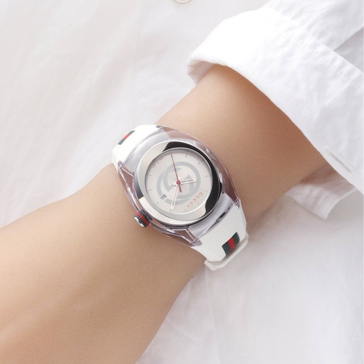  Shop Authentic Gucci Sync Quartz White Dial White Rubber Strap Unisex Watch - YA137302 - Luxxuri