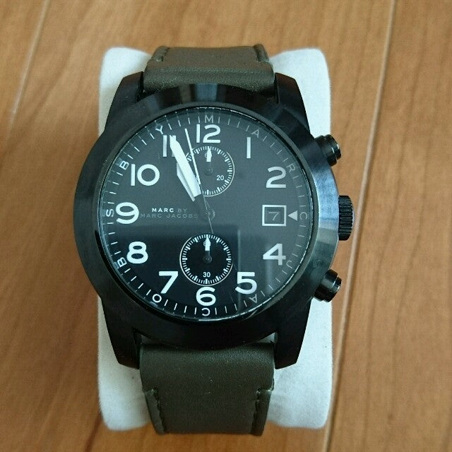  Shop Authentic Marc Jacobs Larry Chronograph Black Dial Grey Leather Strap Watch for Men - MBM5034 - Luxxuri