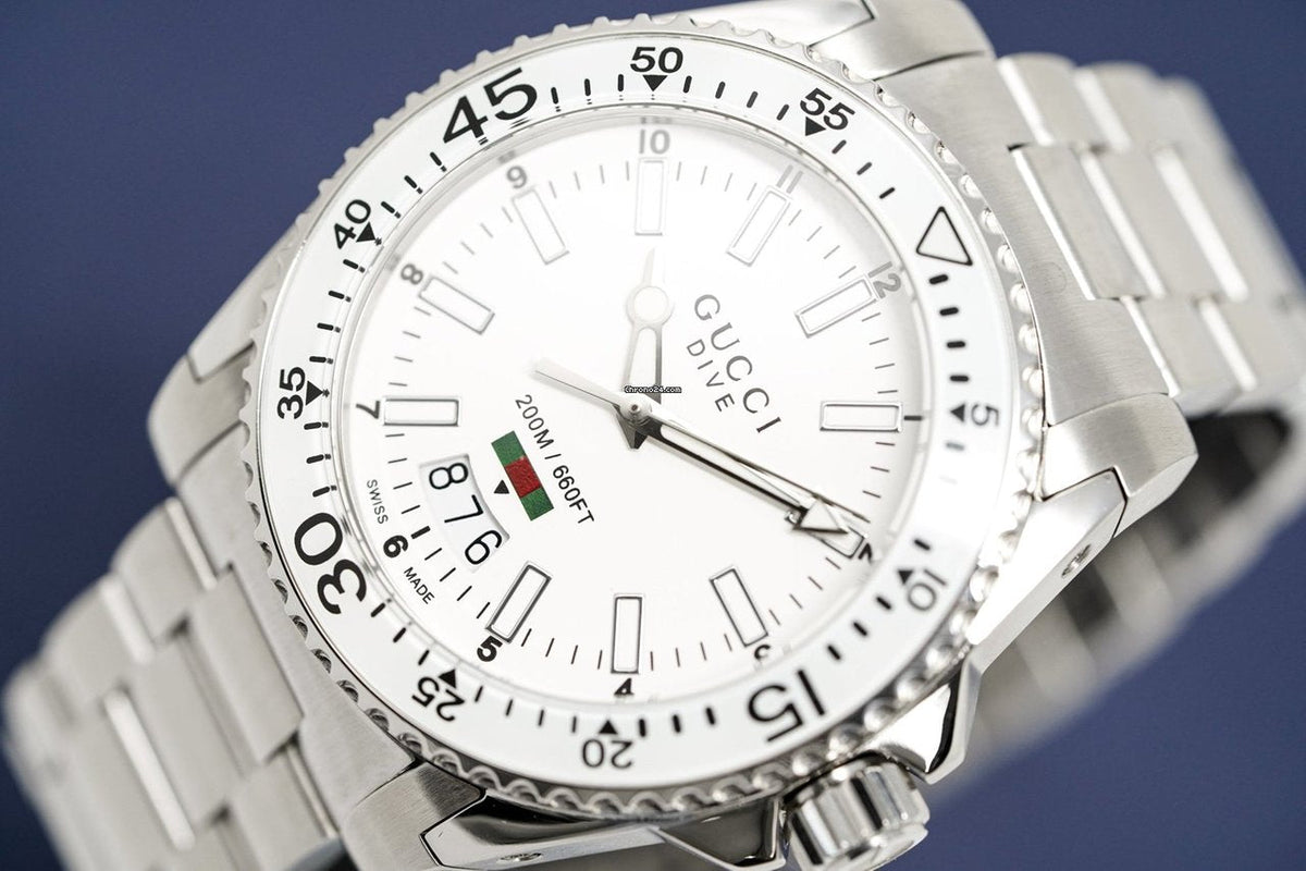  Shop Authentic Gucci Dive Quartz White Dial Silver Steel Strap Watch for Men - YA136302 - Luxxuri