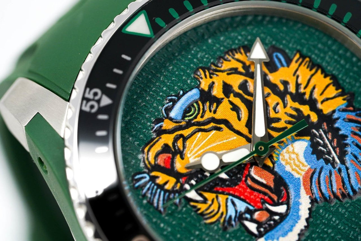  Shop Authentic Gucci Dive Tiger Green Dial Green Rubber Strap Watch For Men - YA136316 - Luxxuri