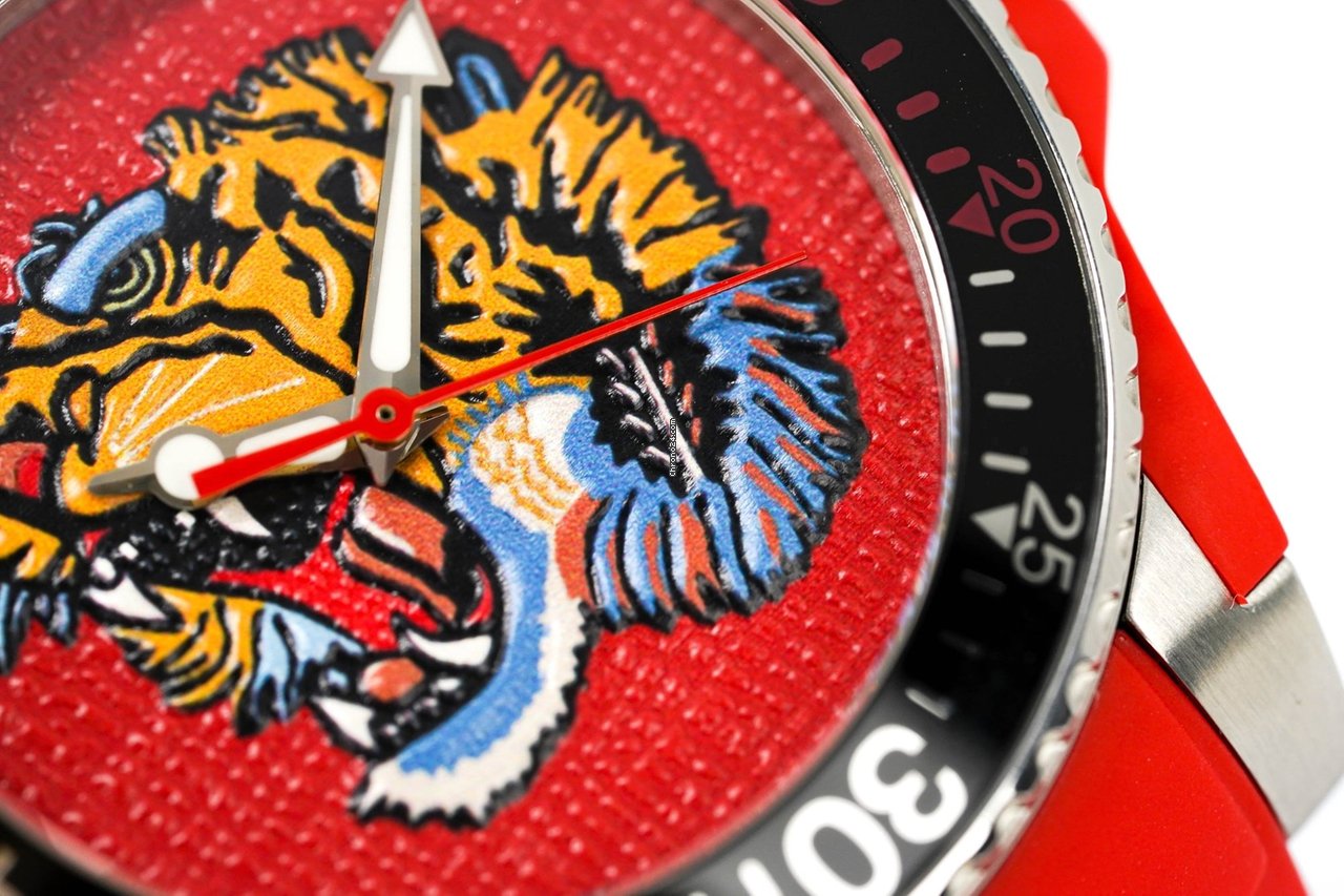  Shop Authentic Gucci Dive Quartz Red Dial Red Rubber Strap Watch For Men - YA136315 - Luxxuri