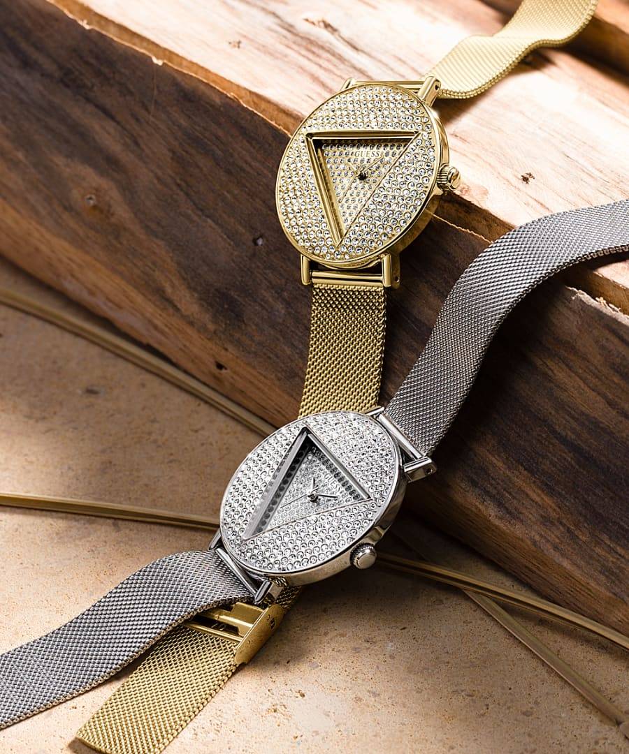  Shop Authentic Guess Iconic Diamonds Silver Dial Silver Mesh Bracelet Watch For Women - GW0477L1 - Luxxuri