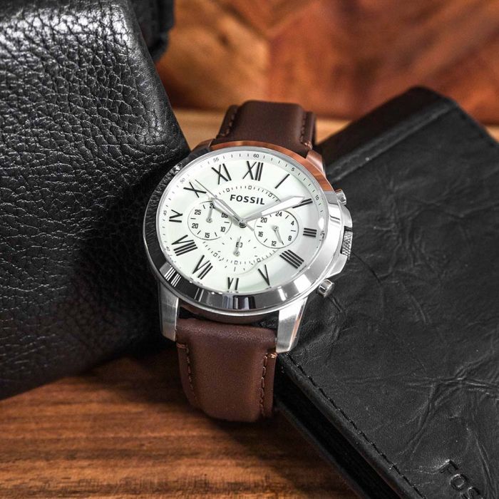  Shop Authentic Fossil Grant Chronograph White Dial Brown Leather Strap Watch for Men - FS4735 - Luxxuri