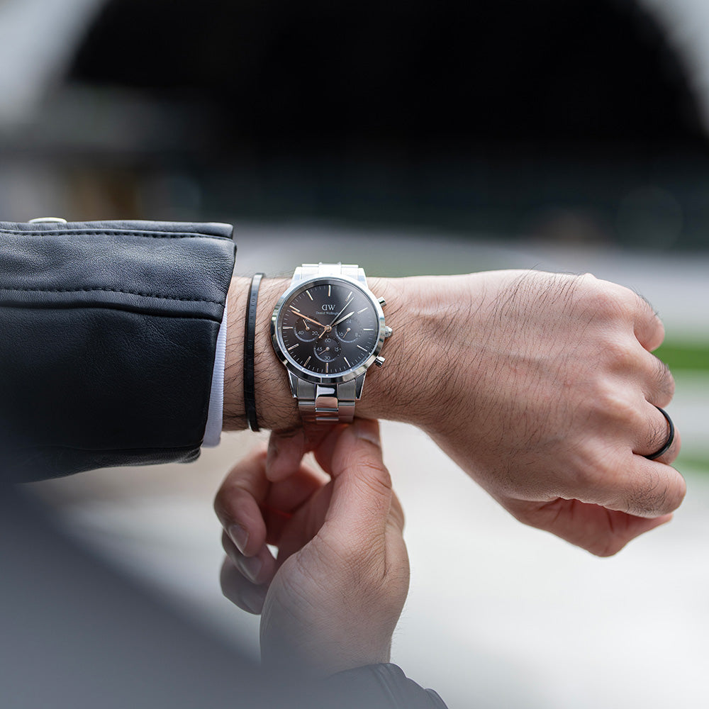  Shop Authentic Daniel Wellington Iconic Chronograph Link Black Dial Silver Steel Strap Watch For Men  - DW00100645 - Luxxuri