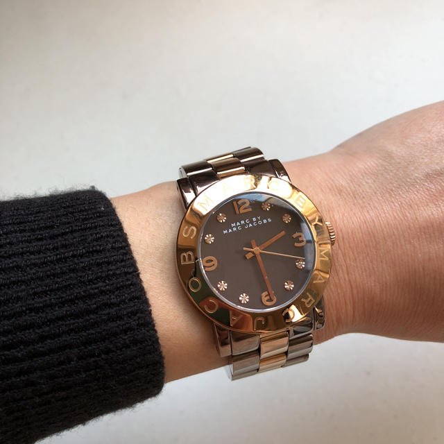  Shop Authentic Marc Jacobs Amy Grey Dial Two Tone Steel Strap Watch for Women - MBM3195 - Luxxuri