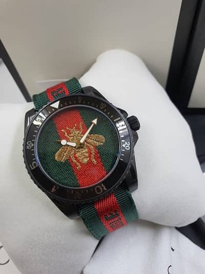  Shop Authentic Gucci Dive Green & Red Dial Green & Red Nylon Strap Watch For Men - YA136216 - Luxxuri