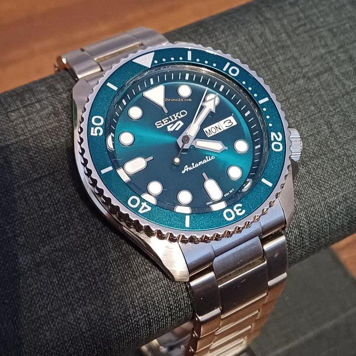  Shop Authentic Seiko 5 Sports Automatic Green Dial Silver Steel Strap Watch For Men - SRPD61K1 - Luxxuri