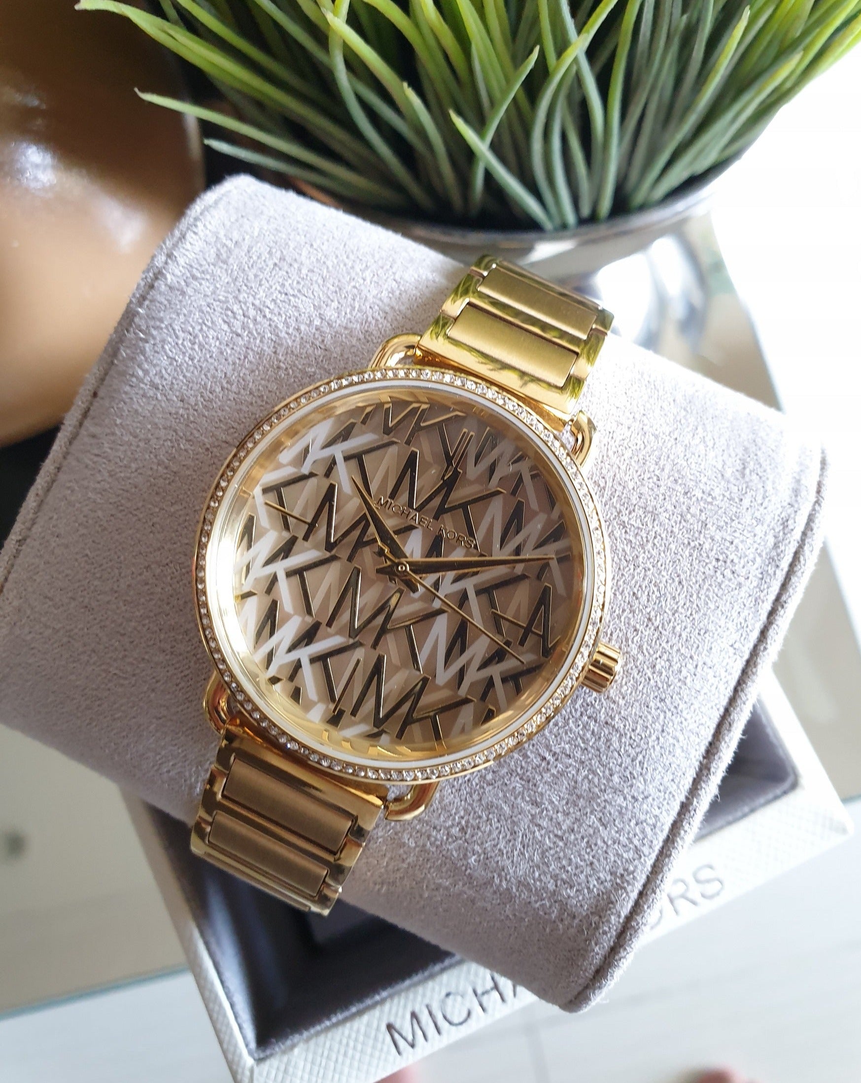  Shop Authentic Michael Kors Portia Quartz Gold Dial Gold Steel Strap Watch For Women - MK3886 - Luxxuri